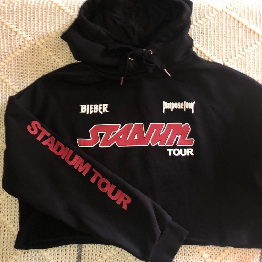 Justin Bieber cropped hoodie